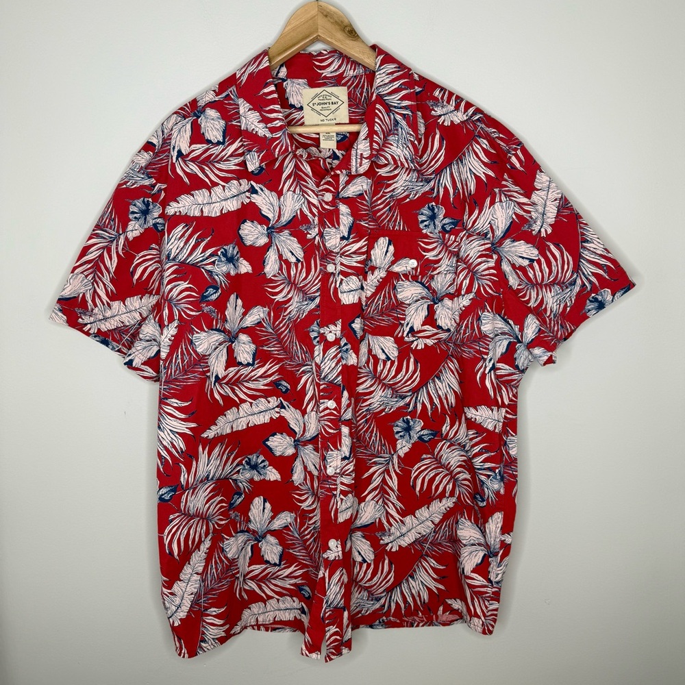 St John’s Bay Men’s XXL Red And White Hawaiian Floral Print Button Down